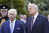 U.S. President Donald Trump, right, and Britain's King Charles attend a Beating Retreat military ceremony at Windsor Castle, England, on Sept. 17. [AP/YONHAP]