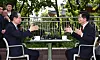 Independent presidential candidate Han Duck-soo, left, and People Power Party presidential candidate Kim Moon-soo meet for talks at a cafe in the National Assembly in western Seoul on May 8. [YONHAP]