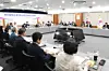 Busan Mayor Park Heong-joon talks with 14 Busan universities and local international student support organizations about the special regional visa the city will trial during a meeting on May 21. [BUSAN METROPOLITAN GOVERNMENT]