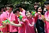 Locals take part in a water gun fight hosted by Ocean World [JOONGANG ILBO]