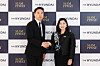 President of Hyundai Department Store Jeoung Ji-young, left, and CEO of Siam Piwat Group Chadatip Chutrakul pose for a photo after signing an Memorandum of Understanding on Tuesday. [HYUNDAI DEPARTMENT STORE GROUP]