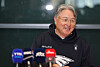 Hanwha Eagles manager Kim Kyung-moon answers reporters' questions in Incheon International Airport on March 4 after completing spring camp in Okinawa, Japan. [YONHAP]