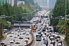 Vehicles move slowly in both directions on the Gyeongbu Expressway near Jamwon Interchange in southern Seoul on May 6. [NEWS1]