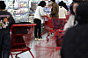 Customers are seen at a retail market in Seoul on Dec. 7. [YONHAP]