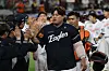 Hanwha Eagles pitcher Ryu Hyun-jin celebrates with his teammates after a 5-2 win over the LG Twins at Daejeon Hanwha Life Ballpark in Daejeon on April 30. [NEWS1]
