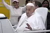 Pope Francis tours St. Peter's Square in his popemobile after bestowing the Urbi et Orbi blessing at the end of the Easter mass in St. Peter's Square at the Vatican on April 20. [UPI/YONHAP]