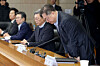 Park Il-joon, vice chairman of the Korea Chamber of Commerce and Industry (KCCI), bows his head in apology on Feb. 9 at an emergency meeting of economic organizations at the Korea Trade Insurance Corporation in Jongno District, central Seoul, over a KCCI press release claiming that wealthy Koreans are leaving the country due to inheritance taxes. [NEWS1]