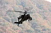 AH-64 Apache helicopter flies near Gyeonggi on Oct. 30. [YONHAP]