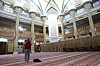An Iranian man prays in a mosque on the first day of the holy month of Ramadan in Tehran, Iran on March 2. [EPA/YONHAP]