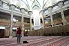 An Iranian man prays in a mosque on the first day of the holy month of Ramadan in Tehran, Iran on March 2. [EPA/YONHAP]