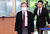 Taisuke Mibae, the deputy chief of mission at the Japanese Embassy in Seoul, enters the Korean Foreign Ministry building in Jung District, central Seoul after being summoned over Tokyo's renewed territorial claim to Dokdo on Tuesday. [NEWS1]