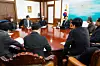 National Assembly Speaker Woo Won-shik, center right, speaks with members of civil societies about constitutional reform at the National Assembly in western Seoul on Jan. 28. [NEWS1]
