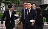 Former President Yoon Suk Yeol enters the Seoul Central District Court in Seocho District, southern Seoul, on May 19 for the fourth hearing of his trial on charges of leading an insurrection. [JOINT PRESS CORPS]