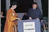 Late President Park Chung Hee, right, and his wife cast their ballots at the 1972 national referendum, which introduced an indirect presidential election system. [JOONGANG ILBO]