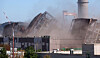 Boiler towers No. 4 and No. 6 of Ulsan Thermal Power Plant are demolished with explosives on Nov. 11, six days after the fatal collapse of tower No. 5. Fire authorities plan to deploy eight teams comprising around 70 personnel to search the area surrounding tower No. 5 immediately after the demolition. [YONHAP]