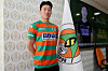 Hwang Ui-jo poses for a photo in an Alanyaspor jersey in a photo shared on the club's official Instagram account on Tuesday. [SCREEN CAPTURE]