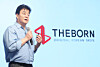 Theborn Korea CEO Paik Jong-won gives a presentation to buyers at The Shilla Seoul Hotel in central Seoul on Sept. 3. [THEBORN KOREA]