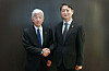 Industry Minister Ahn Duk-geun, right, shakes hands with Toray Industries President and CEO Akihiro Nikkaku at the Conrad Seoul on April 19, where the two discussed the company’s investment in manufacturing facilities in Korea. [MINISTRY OF TRADE, INDUSTRY AND ENERGY]