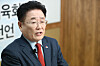 Korea Information Technology Research Institute President Yoo Joon-sang declares his candidacy for president of the Korean Sport & Olympic Committee in western Seoul on Dec. 28, 2020. [NEWS1]