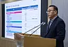 Yoon Jong-jang, director of the Seoul city government’s transportation bureau, announces plans to improve road safety, including the installation of barriers, bollards and LED traffic signs, during a press briefing held at City Hall in downtown Seoul on Tuesday. [NEWS1]