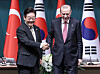 President Lee Jae Myung, left, and Turkish President Recep Tayyip Erdogan shake hands at a joint press briefing at the presidential palace in Ankara, Turkey, on Nov. 24. [JOINT PRESS CORPS]