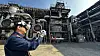 An SK Innovation worker uses an augmented reality device to see a simulation of erecting scaffolding at the Ulsan Complex on Thursday. [SK INNOVATION]