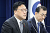 Financial Services Commission Chairman Kim Byoung-hwan speaks during a press briefing held at the government complex in central Seoul on Monday. [NEWS1]