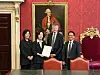 The U.K. delegation, led by Democratic Party lawmaker Choo Mi-ae, second to left, poses for a photo with British National Security Adviser Jonathan Powell, second from right, in London on July 17. [MINSTRY OF FOREIGN AFFAIRS]