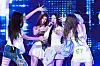 Girl group Meovv performs “Meovv” during a showcase at SBS Prism Tower in western Seoul for the release of its first EP “My Eyes Open VVide” on May 12. [DANIELA GONZALEZ PEREZ]