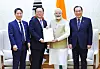 The presidential delegation to India, led by former Prime Minister Kim Boo-kyum, delivers a personal letter from President Lee Jae-myung to Indian Prime Minister Narendra Modi in New Delhi on July 17. [MINSTRY OF FOREIGN AFFAIRS]