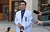 Bae Jang-whan, head professor of the emergency committee of the Chungbuk National University Hospital speaks in a press conference held in front of the university's medical school in North Chungcheong on Monday. [KIM SUNG-TAE]