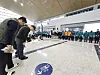 Victims' representative Park Han-shin thanks recovery authorities during a final government briefing at Muan International Airport on Sunday morning. [NEWS1]