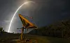 Timed exposure of the SpaceX Falcon 9 rocket as it launches 29 of its Starlink satellites into orbit on mission 6-84 from Launch Complex 39A at the Kennedy Space Center, Florida, at 4:54 AM on May 4. [UPI/YONHAP]