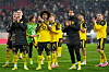 Borussia Dortmund applaud supporters at the end of a Bundesliga match against FC Augsburg in Augsburg, Germany on Oct. 31. [AP/YONHAP]