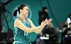 Bucheon Hana Bank power forward Kim Jung-eun thanks fans at Bucheon Gymnasium in Bucheon, Gyeonggi, after a WKBL game against Yong In Samsung Life Blue Minx on Monday. [NEWS1]
