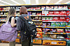 Chocolates at a large supermarket in central Seoul on June 8, amid a surge in processed food and coffee prices. [YONHAP]