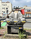 A statue of Toyotomi Hideyoshi in Nagoya, Aichi Prefecture, is found with its head missing in this photo uploaded by X user @gourmet_nagoya. [SCREEN CAPTURE]
