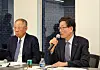 Yoon Jin-sik, right, chairman of the Korea International Trade Association, talks about the impact of the U.S. government's recent tariff hike on Chinese imports during a press conference in Washington on Tuesday. [YONHAP]