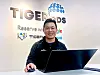 Jim Hwang, founder and CEO of golf tech startup AGL, poses for a photo during an interview at the company's office in Gwangjin District, eastern Seoul. [JOONGANG ILBO]