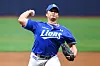 Samsung Lions pitcher Oh Seung-hwan pitches during a KBO game against the Kiwoom Heroes at Gocheok Sky Dome in western Seoul on April 26. [YONHAP]