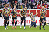 Mainz midfielder Lee Jae-sung, second from right, celebrates scoring during a Bundesliga match against FC St. Pauli at the MEWA Arena in Germany on Feb. 22. [AP/YONHAP]