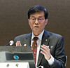 Bank of Korea Gov. Rhee Chang-yong speaks in a press conference on inflation held in central Seoul on Dec. 17. [BOK]