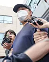 Thirty-two-year-old Kim Sung-jin, indicted for fatally stabbing a woman and injuring another in northern Seoul in April, is being transferred to the prosecutors' office on May 1. [NEWS1]