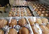Eggs are sold at a retail shop in Seoul on May 30. [YONHAP]