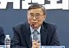 Former Unification Minister Lee Jong-seok delivers opening remarks during a strategy meeting at the Democratic Party headquarters in Yeouido, western Seoul, on May 8. [NEWS1]