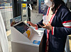 A customer returns a reusable cup at a cafe on Jeju Island. [CHOI CHOONG-IL]