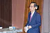 Prime Minister Han Duck-soo walks out of a chamber at the National Assembly in western Seoul on Tuesday. [NEWS1]