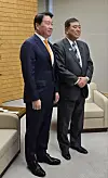 SK Group Chairman Chey Tae-won, left, who also serves as chairman of the Korea Chamber of Commerce and Industry, meets with Japanese Prime Minister Shigeru Ishiba at the prime minister’s office in Tokyo on May 27. [KOREA CHAMBER OF COMMERCE AND INDUSTRY]