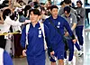 Korea's Hwang In-beom, front left, and Hwang Hee-chan, front right, arrive at Incheon International Airport on June 2. [YONHAP]