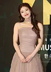 Actor Kim Soo-ha walks the red carpet of the 2025 Korea Musical Awards at Universal Arts Center in Gwangjin District, eastern Seoul, on Monday.[YONHAP]